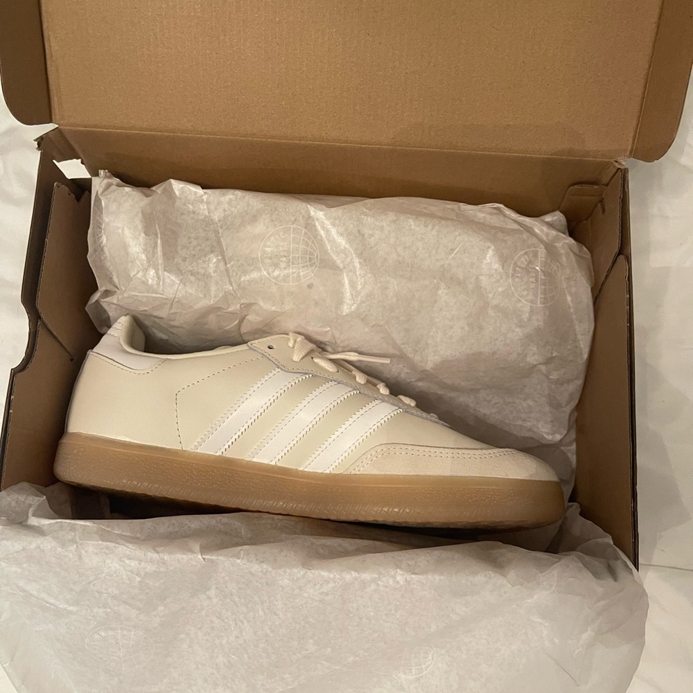Cream sambas never been worn size 8 1/2 in mens